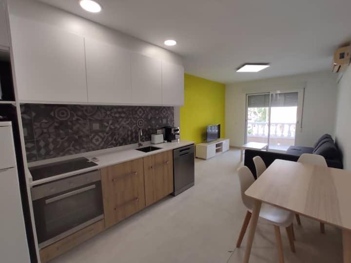 Acogedor Apartamento A 100 Mtr De La Playa, 1 Dormitorio Y Salon Con Sofa Cama Orpesa Kültér fotó